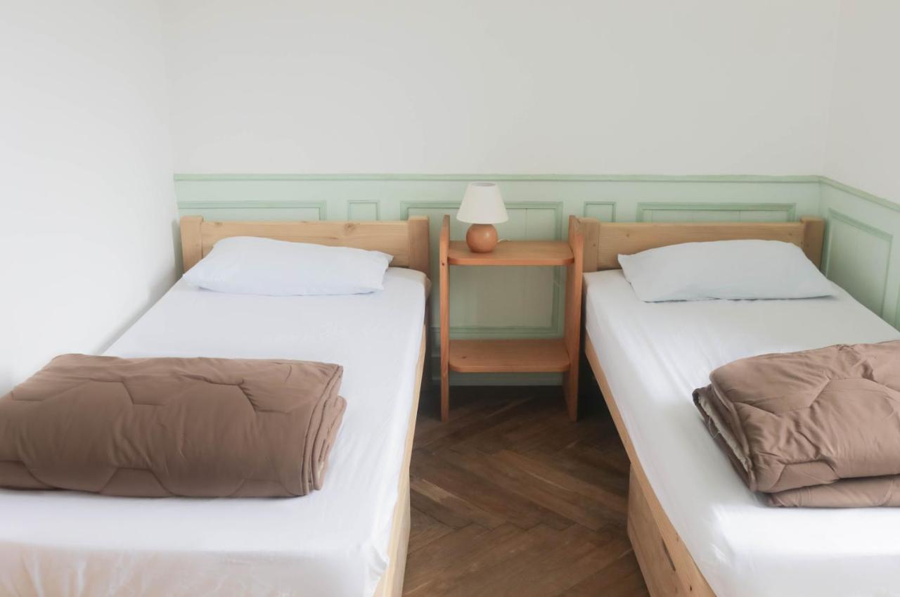 Les Repaires Otel Nans-sous-Sainte-Anne Dış mekan fotoğraf